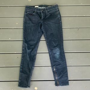 Gap Legging Jean Size 28/6r with zipper on leg